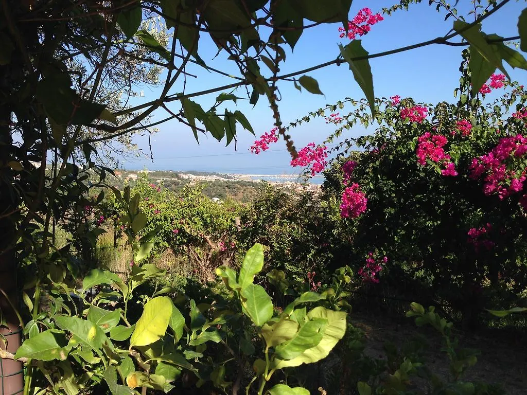 Pensjonat Giardino Di Sicilia SantʼAgata di Militello 0*,  Włochy