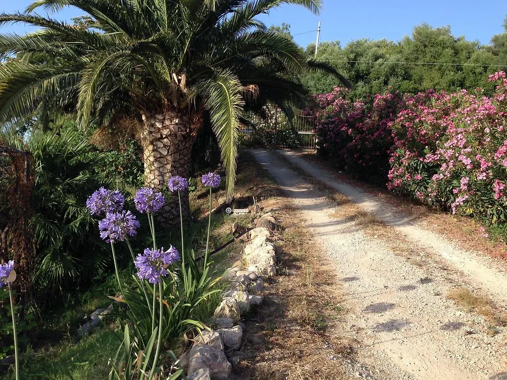 Séjour à la campagne Maison d'hôtes Giardino Di Sicilia à SantʼAgata di Militello Italie