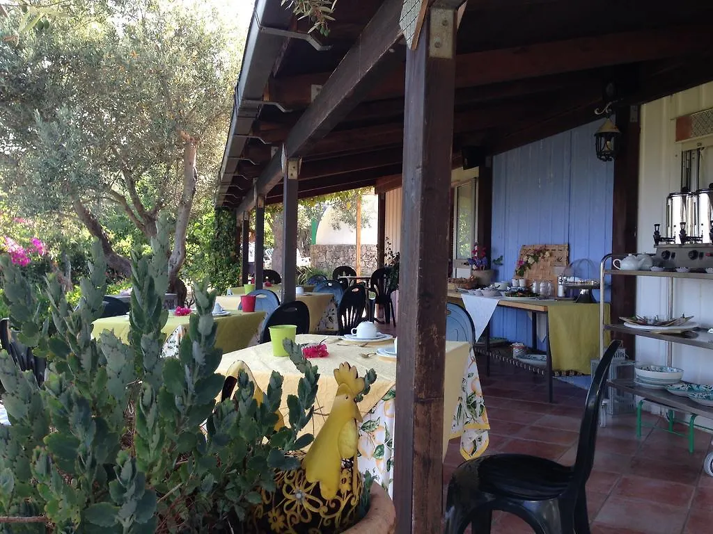 Maison d'hôtes Giardino Di Sicilia à SantʼAgata di Militello