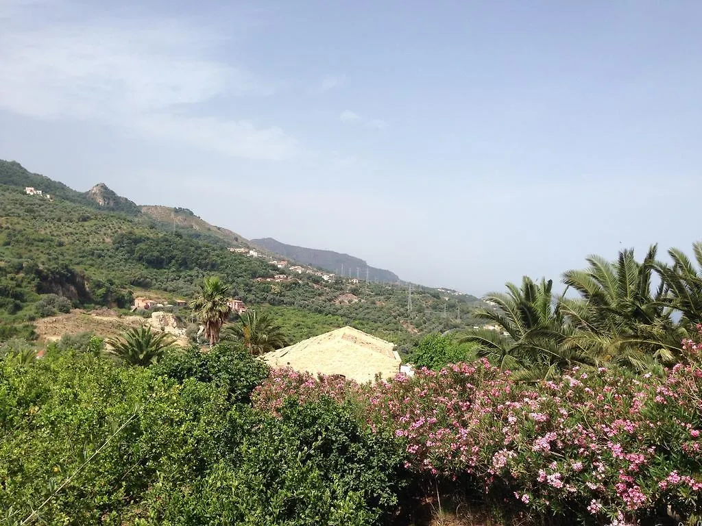 Maison d'hôtes Giardino Di Sicilia à SantʼAgata di Militello